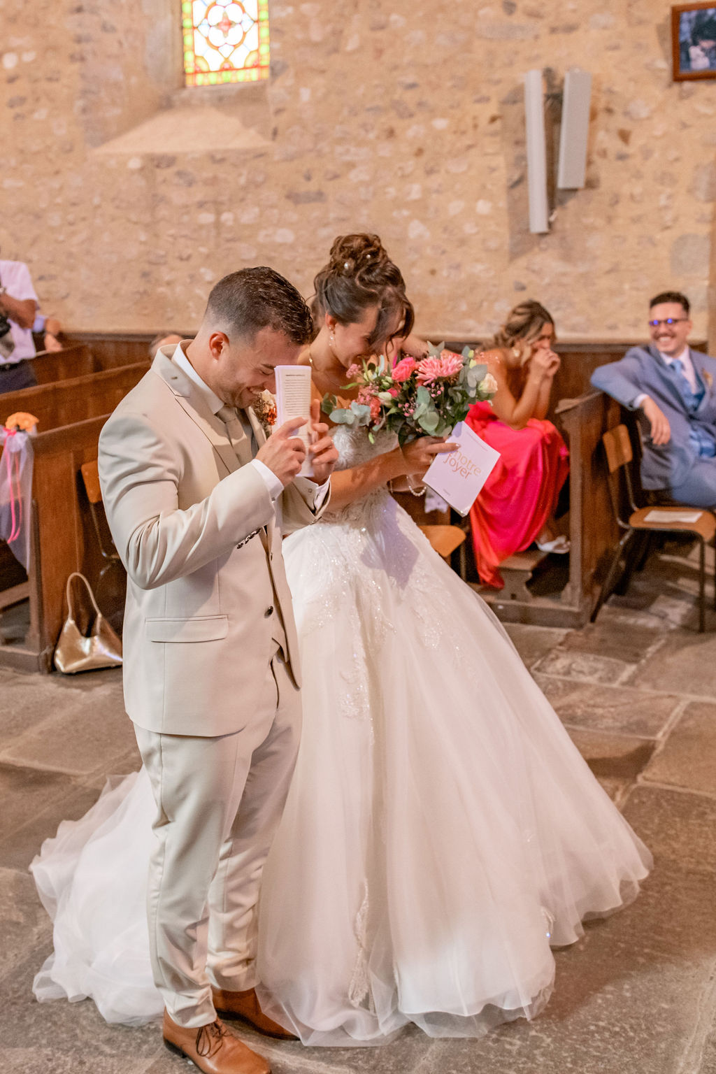Lire la suite à propos de l’article Photos de mariage très émotionnel :)
